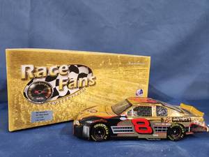 lot 14032 image: 2003 DALE EARNHARDT JR #8 TRIBUTE CONCERT 24K GOLD 124 2,508 BUDWEISER