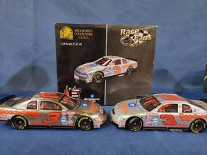 lot 14035 image: 1995 DALE EARNHARDT #3 GM GOODWRENCH SILVER SELECT RFO BROOKFIELD COLLECTORS SET 124 scale 2 cars