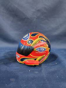 lot 14058 image: Du Pont Helment Bank