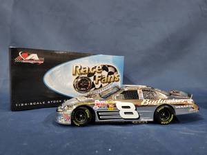 lot 14481 image: DALE EARNHARDT JR #8 Budweiser  FATHERS DAY 2004 Monte Carlo PLATINUM 304 124 Scale
