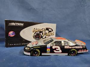 lot 14536 image: Goodwrench Lumina Die Cast NASCAR Revell 1 24