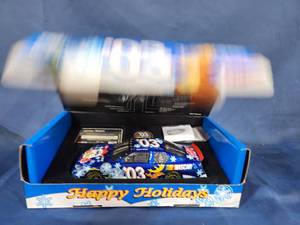 lot 14540 image: HAPPY HOLIDAYS 2003 SANTA CHRISTMAS 124 TC OWNERS DIECAST CAR