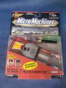 lot 14548 image: 1999 Winners Circle Micro Machines Nascar Thunder Blasters Dale Earnhardt Vs Jr