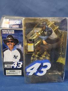 lot 14556 image: Richard Petty #43 Action Figure