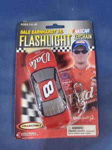 lot 14557 image: Dale Earnhardt Jr2002 Gold Car Flashlight Keychain
