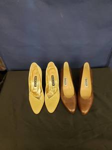 lot 7860 image: 2 pair heels sz 5 12