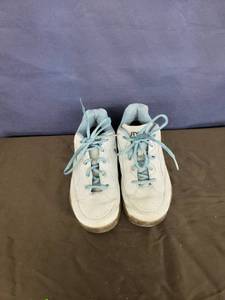 lot 7868 image: Ryan walking tennis shoes sz 6