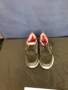 lot 7871 image: BlkPink Pro Player tennis shoes sz 7