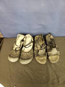 lot 7877 image: 2 pair Black s and also sz 7