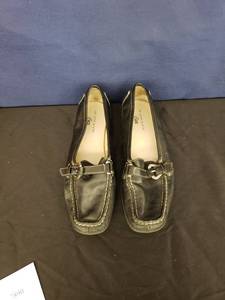 lot 7879 image: Anne Klein iflex sz 8