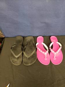 lot 7883 image: 2 pair womens flip flops sz M