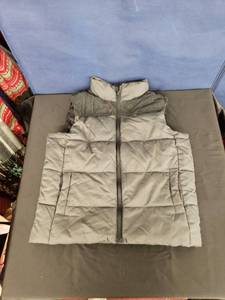 lot 7898 image: dark grey vest sz S 5-6 kids