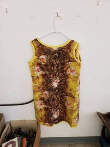 lot 7899 image: vintage Hawaiian wrap