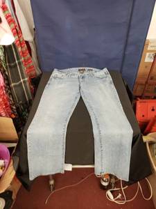 lot 7902 image: Aeropostale skinny flare jeans Sz 910L womens