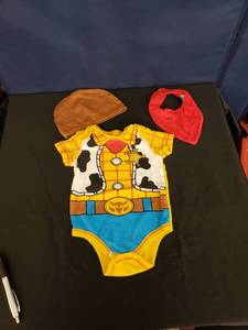 lot 7946 image: Woody Toy Story outfit 6-9mth