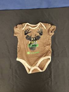 lot 7952 image: John Deere onesie 6-9mth