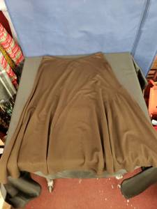 lot 7969 image: Kenneth Cole brown skirt sz S