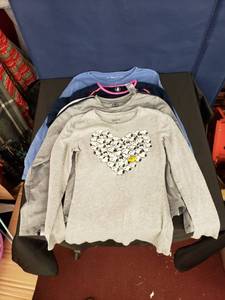lot 7987 image: lot of girls long sleeve tees sz M 78