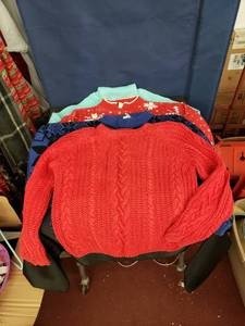 lot 7996 image: lot of vintage sweaters sz Med