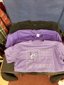 lot 8010 image: lot of K-State tee shirts sz M