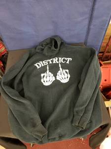 lot 8018 image: zip up hoodie sz XL