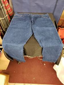lot 8020 image: Wrangler jeans sz 42x30