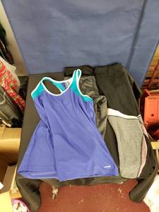 lot 8037 image: lot of athletic attire sz M