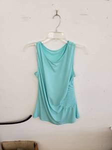 lot 8048 image: Calvin Klein dressy aqua tank sz M