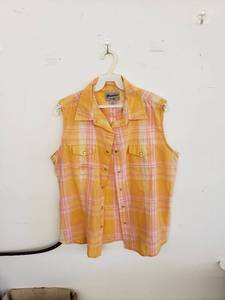 lot 8049 image: Wrangler plaid tank sz L