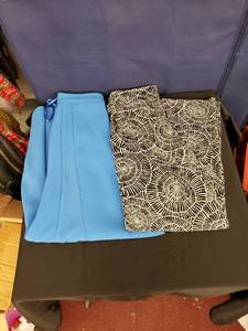 lot 8060 image: pair dressy pants sz Small