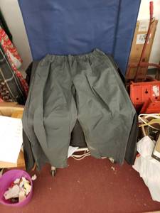 lot 8063 image: rain gear pants sz unknown