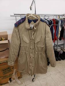 lot 8065 image: heavy tan jacket sz XL