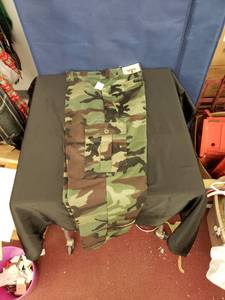 lot 8073 image: NWT camo pants sz 34x32