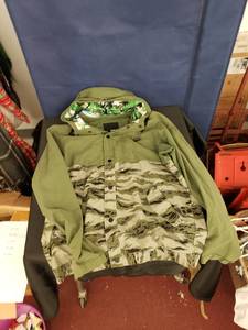 lot 8075 image: Hurley hooded jacket sz M
