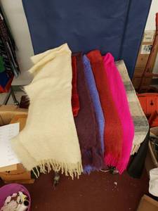 lot 8092 image: lot of scarves
