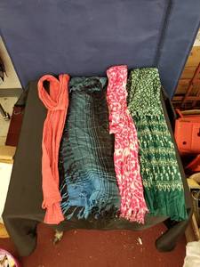 lot 8103 image: lot of scarves