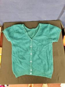 lot 8115 image: vintage green wool sweater sz M