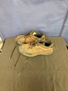 lot 8123 image: wolver8ne steel toe shoes sz 10