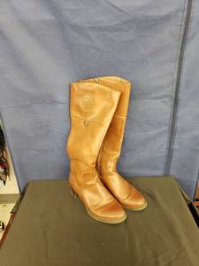 lot 8124 image: Etienne Agner brown riding boots sz 9M