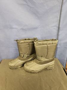 lot 8128 image: snow boots sz 7