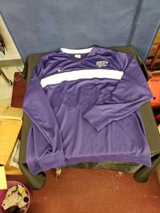 lot 8135 image: K-State Nike long sleeve