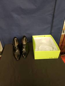 lot 8139 image: B Kelly & Katie boots sz 8 12