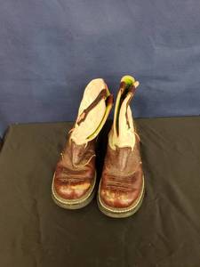 lot 8142 image: Ariat boots sz 6B
