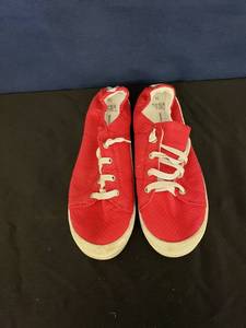 lot 8143 image: Red slip on tennis shoes sz 10