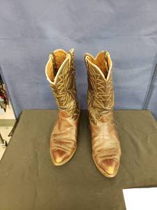 lot 8145 image: cowboy boots sz 10