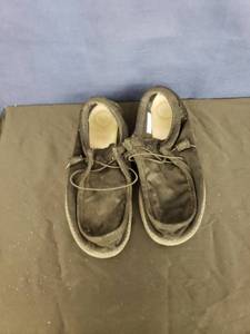 lot 8147 image: Hey Dudes black sz 10