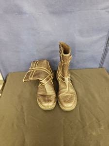 lot 8152 image: Clarks boots sz 8