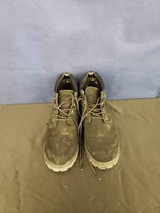 lot 8156 image: Luggage suede boots sz 8