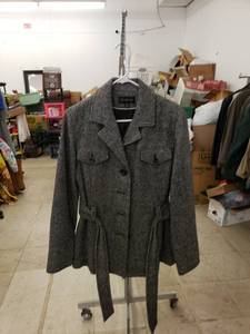 lot 8177 image: Braetan wool coat sz L
