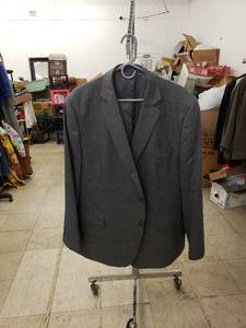 lot 8184 image: grey suit coat sz 2X